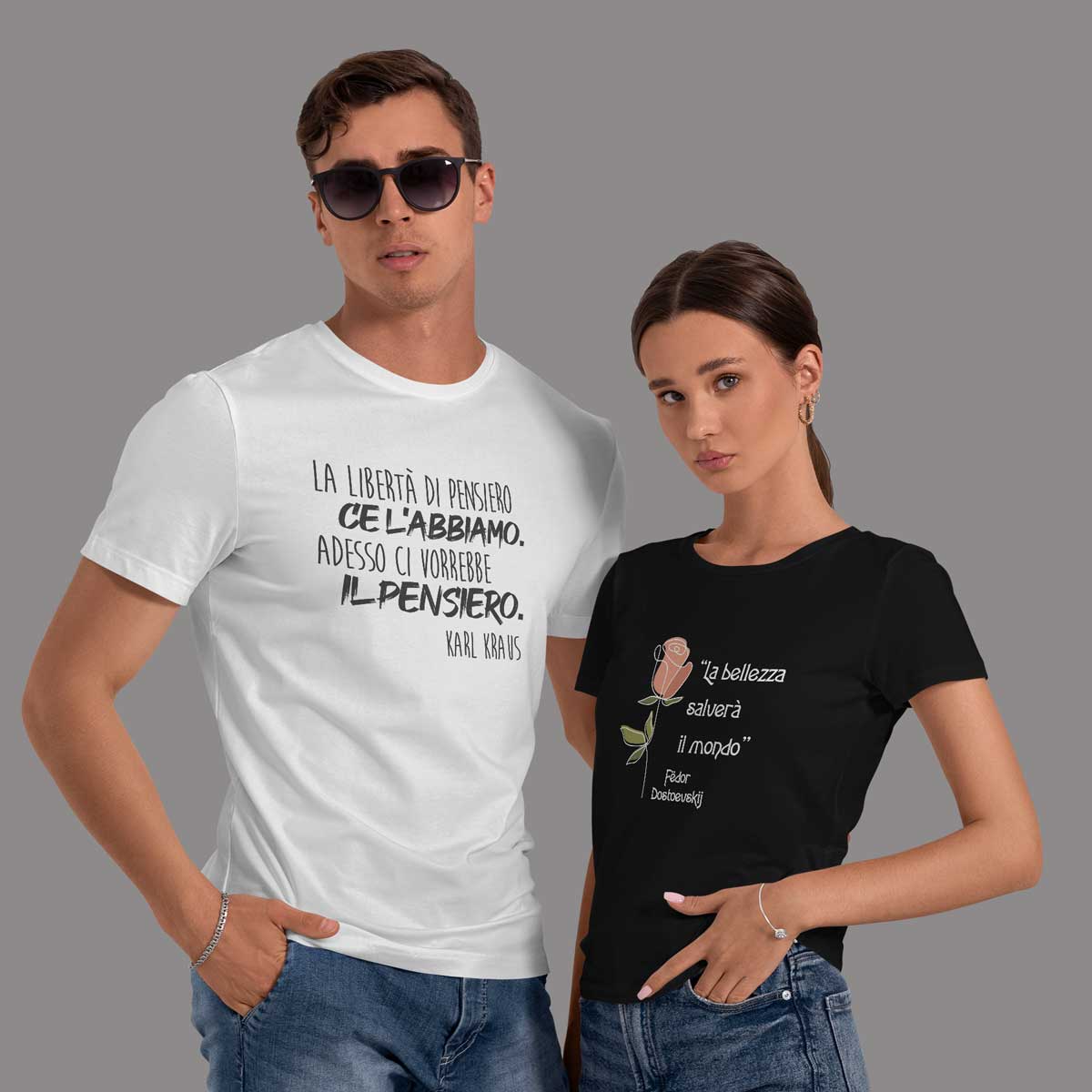 coppia di giovani con maglietta letteraria
